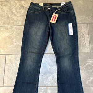 NWT Levi's Classic Midrise Blue Denim Skinny Bootcut Jeans. Size 16